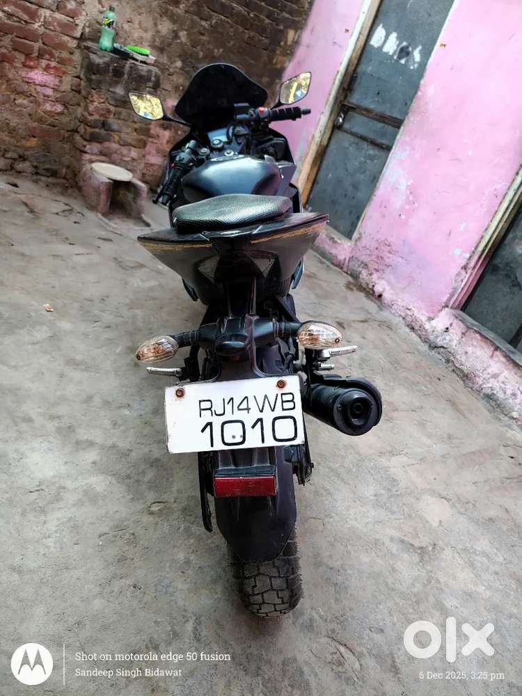 “Yamaha R15 V2, 2014, 50k km”