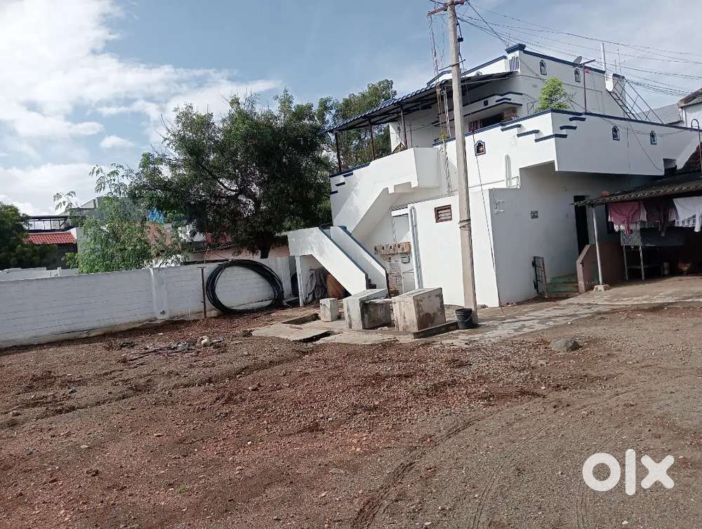 Room for 3 students malewith cot,heater,kitchen,att bathroom parking