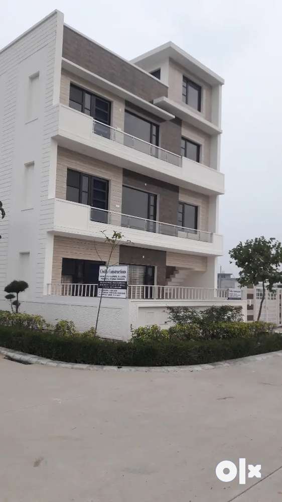 350 Gaj Triple Story House For Sale In DLF Hyde Park New Chandigarh