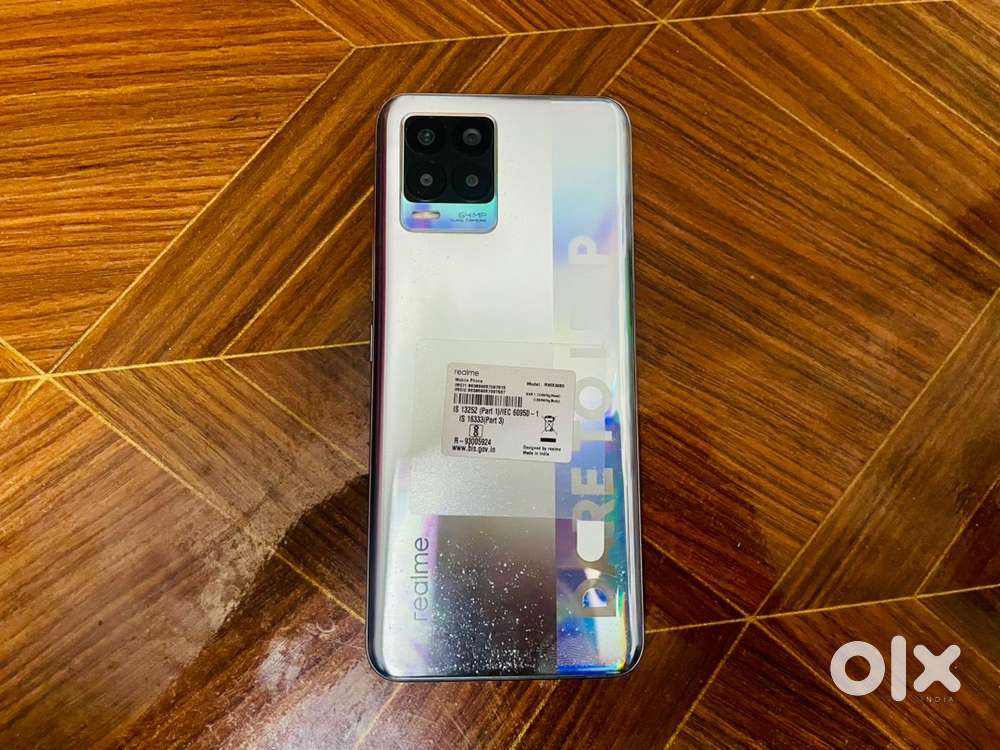 Realme 8 for sale in very good condition with bill box