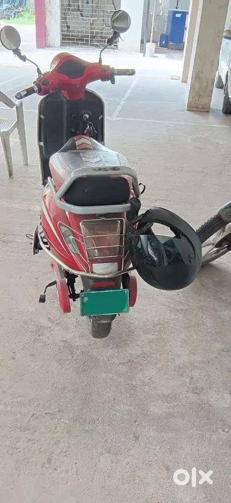 Black battery 1 year old best condition