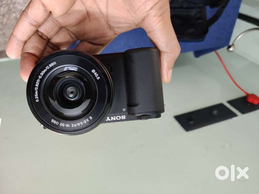 Sony ZV-E10L Mirrorless Camera (16–50mm Kit Lens)