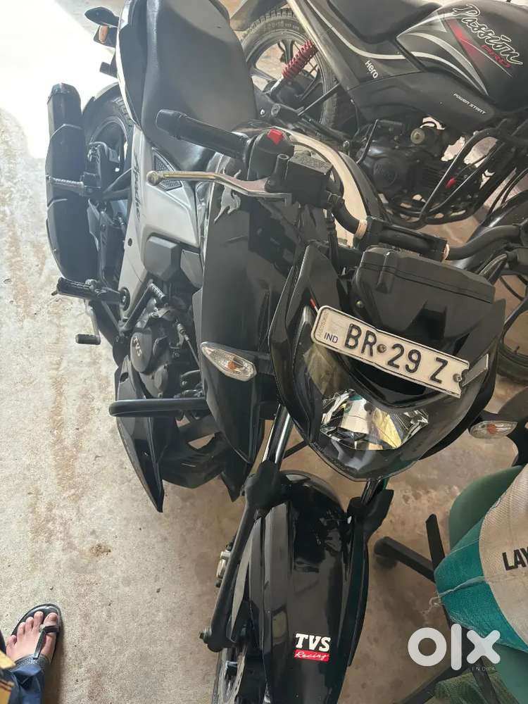 TVS Apache 4V