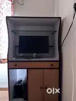 Computer table