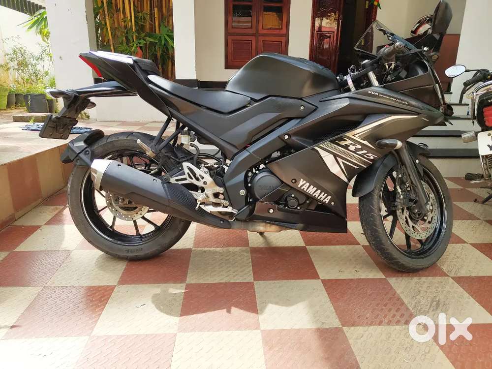 Yamaha R15 V3 ABS Darkknight edition