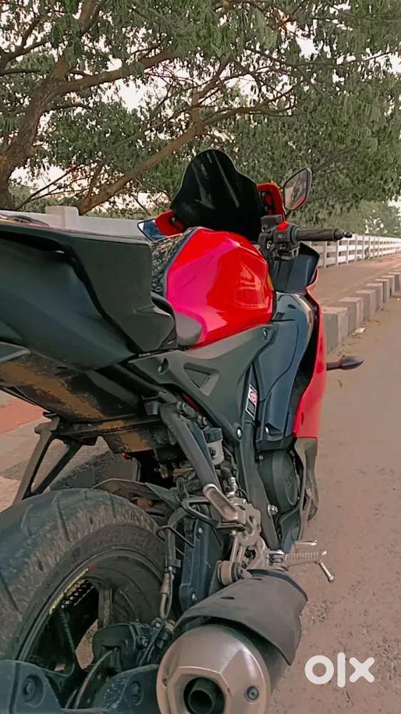 YAMAHA R15V4 RED COLOUR