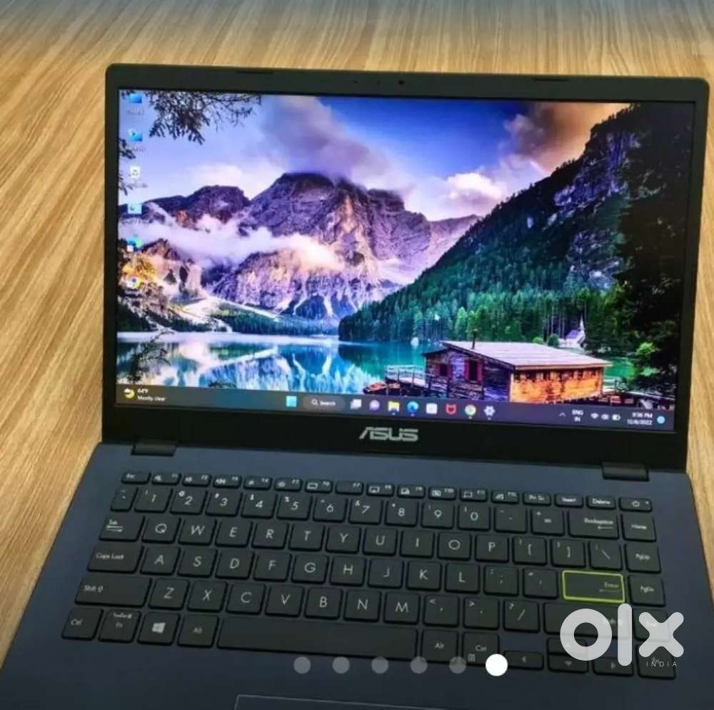 ASUS Laptop with Intel pendulum