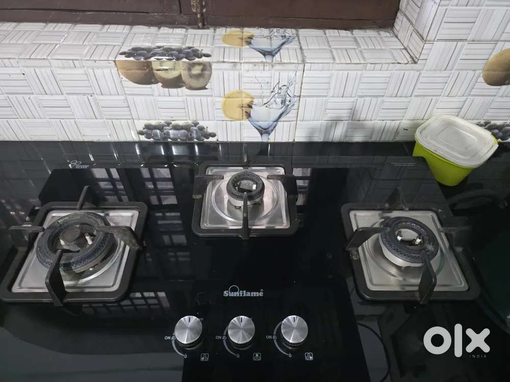 Automatic gas stove almost new less used