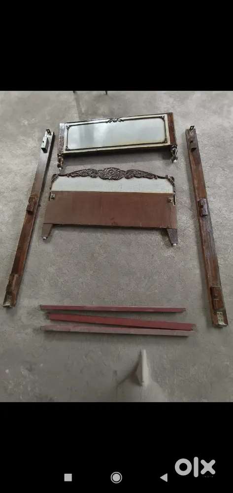 Teak wood cot in very good condition selling for Rs 8000