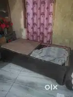 5000 for one bed, 2 wooden box Deewan  6x3 each