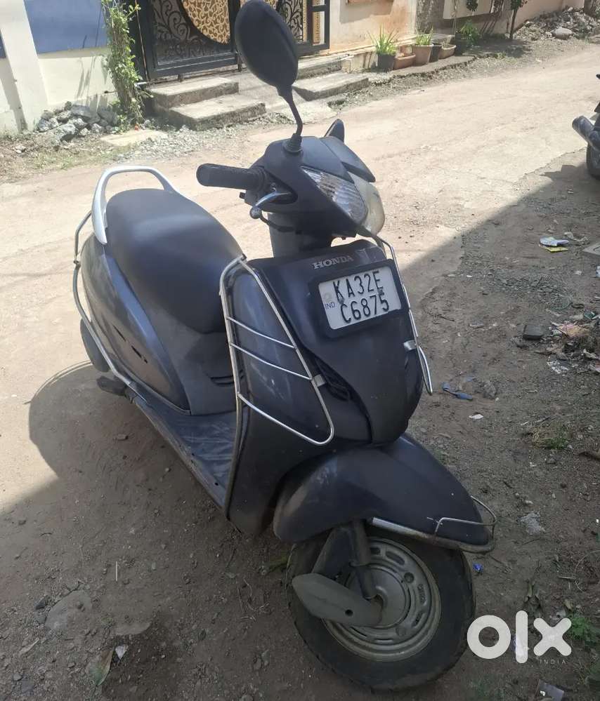 I want to sell my Honda Activa Good condutions new tyres. .