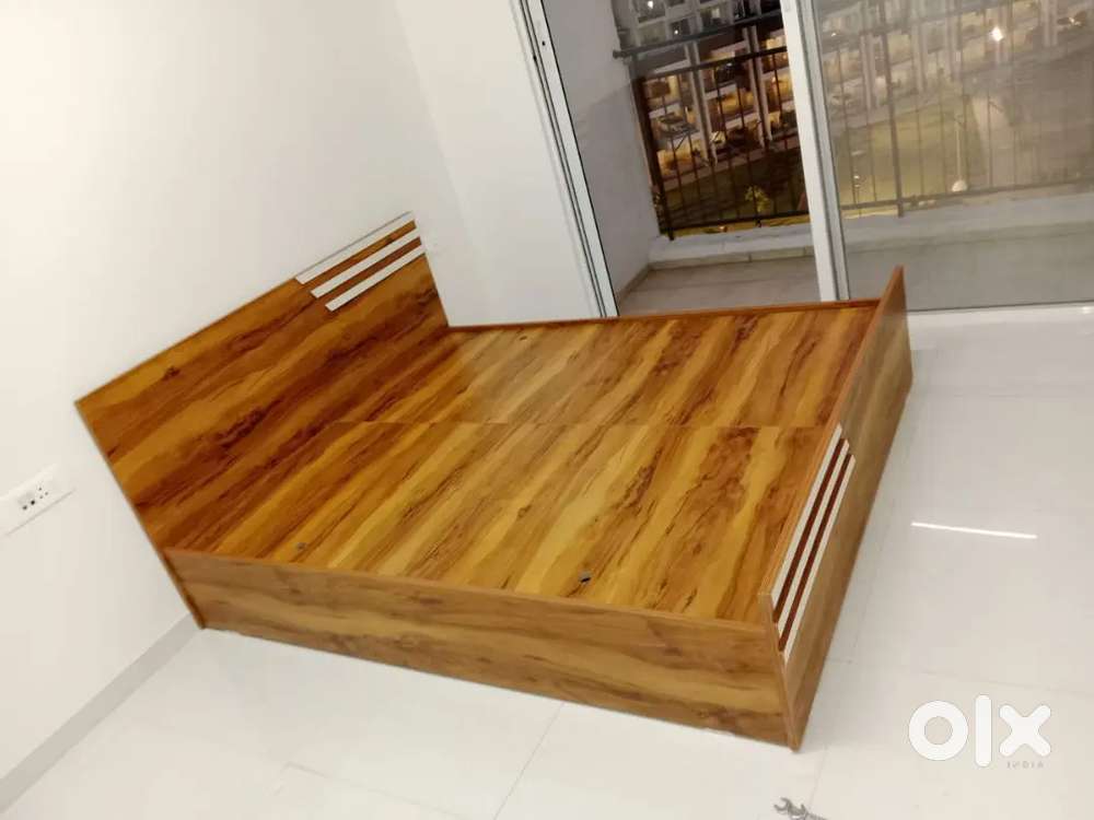 New Semi storage Double bed 5*6ft