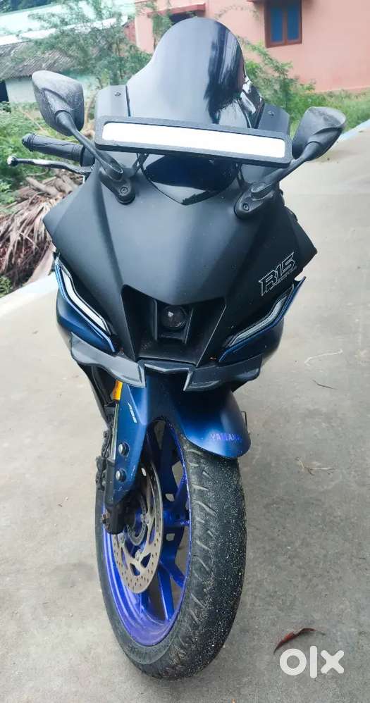 R15 v4 (2022 Nov) Perfect Condition