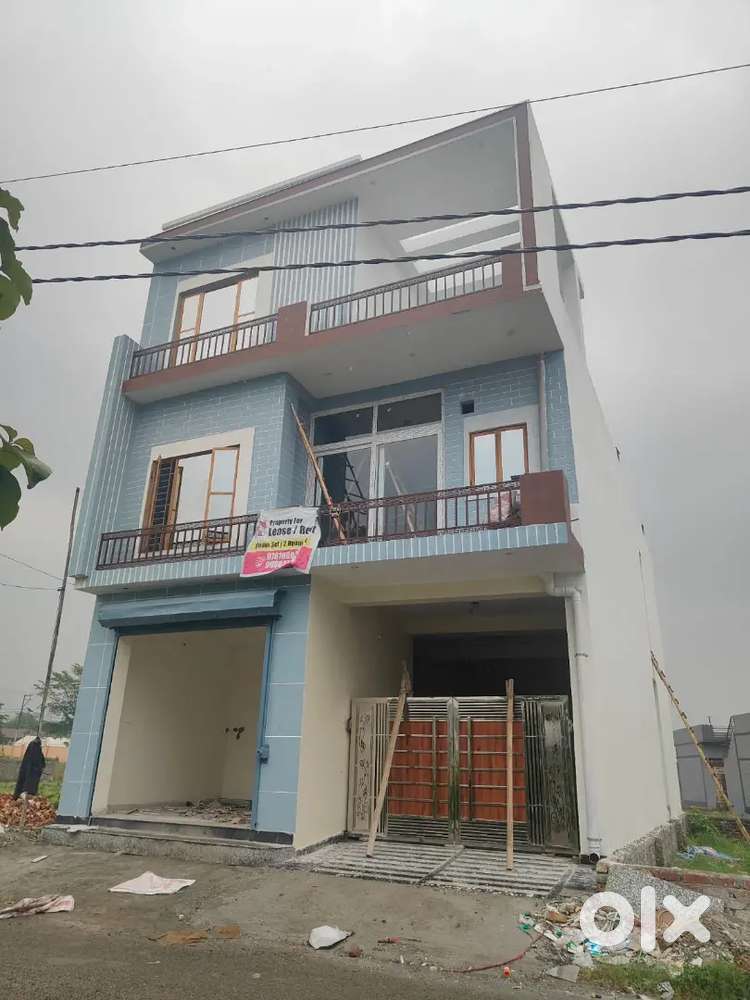 Two Room set near airport gate