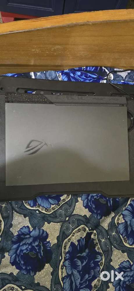 Asus Amd Ryzen 7 6800H Laptop with radeon graphics