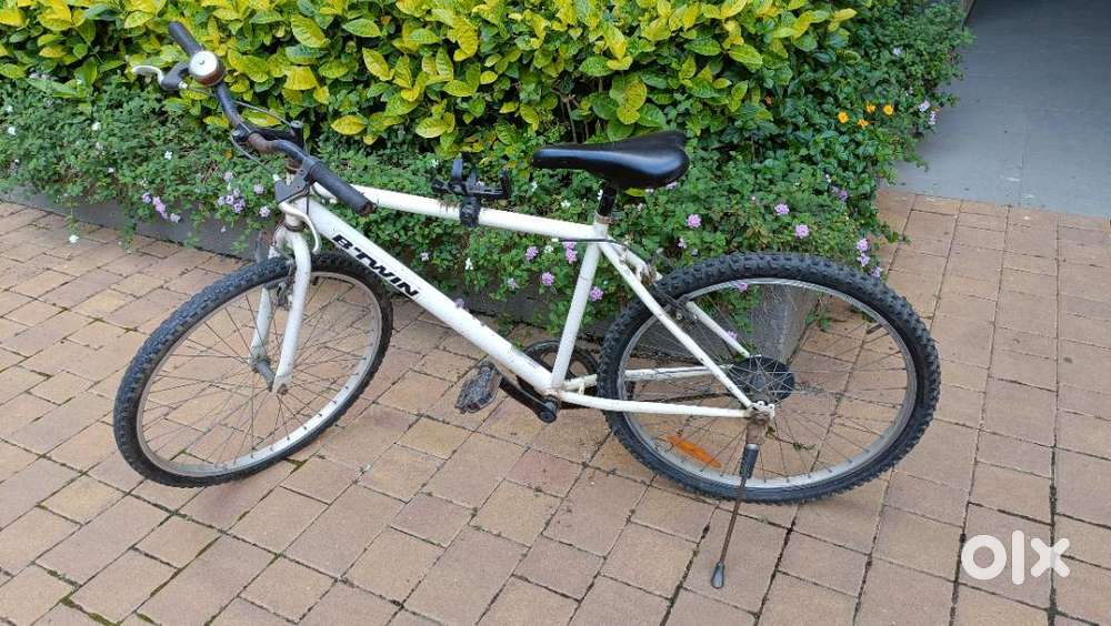 White BTwin bicycle