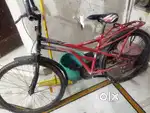 Very very good condition hero cycle
