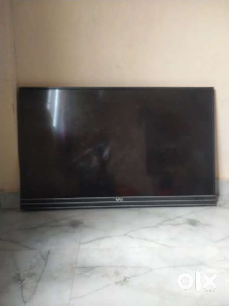 Vu TV 49 inche screen repair complent 5999rs only