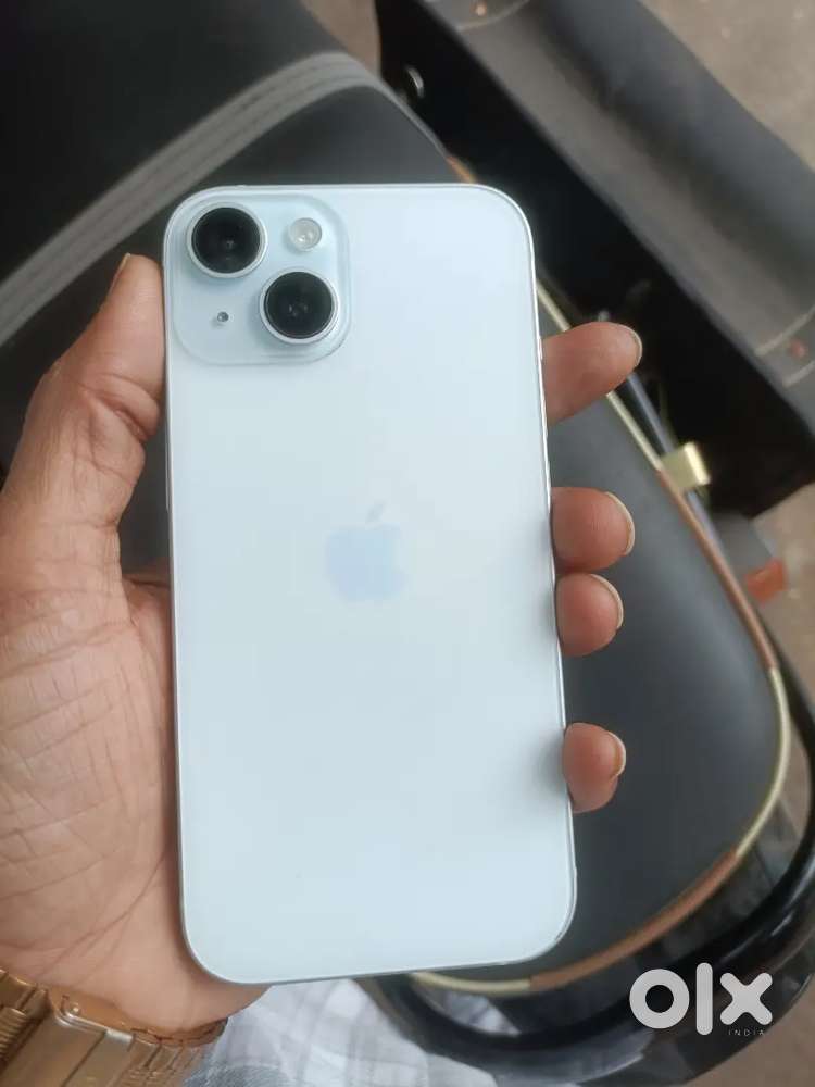 iPhone 15 blue