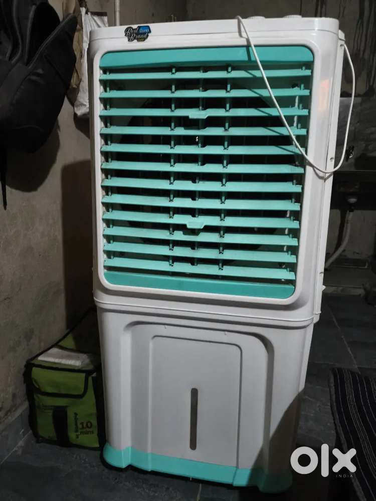 Coolar with and blew colour