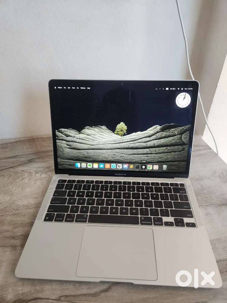 Apple Macbook Air M1 Laptop