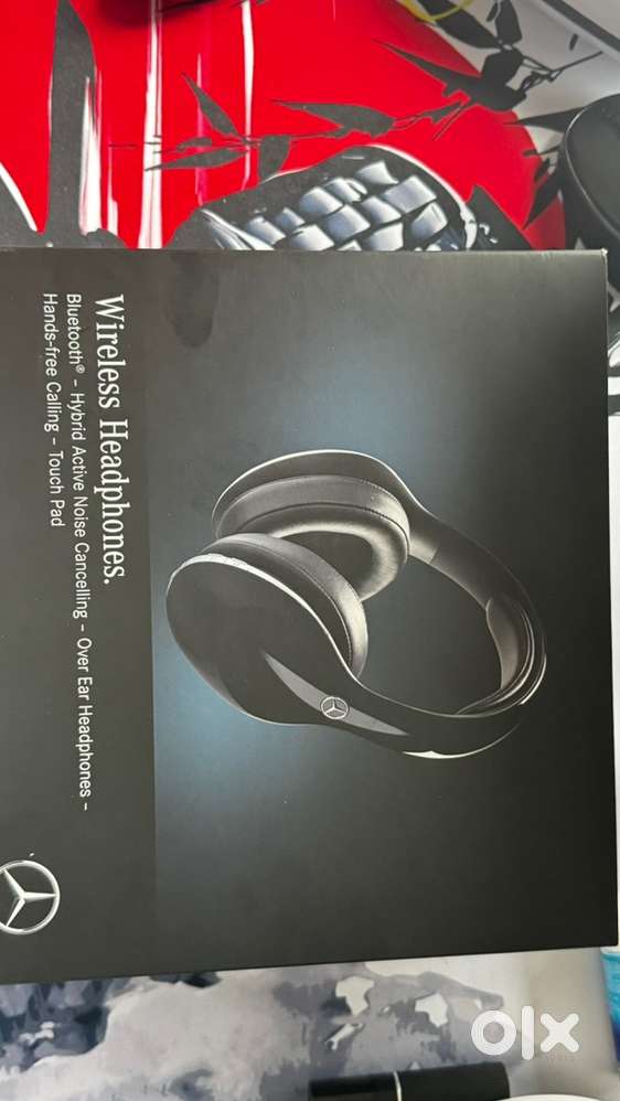 Mercedes-Benz Wireless Headphones, Hybrid ANC, aptX, 18hr Battery