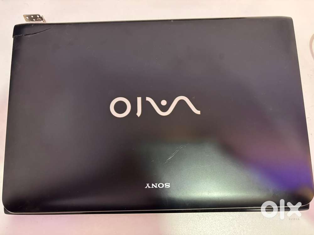 Old laptop good for basic work / screen break from corner