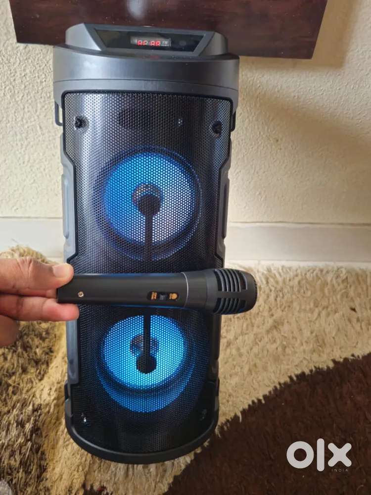 A2 HIGH PRESTIGIOUS PREMIUM BLUETOOTH SPEAKER, MIC,1.5FT NEW BOX