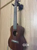 Juarez ukelele with hanger