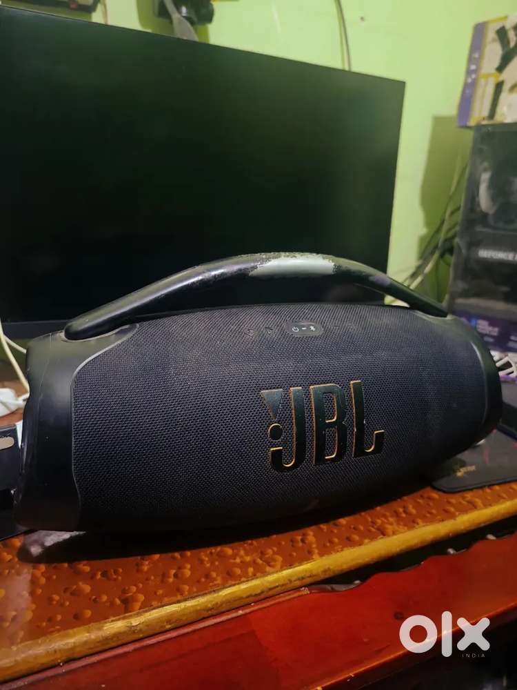 JBL boombox 3 Wifi  with bill and box