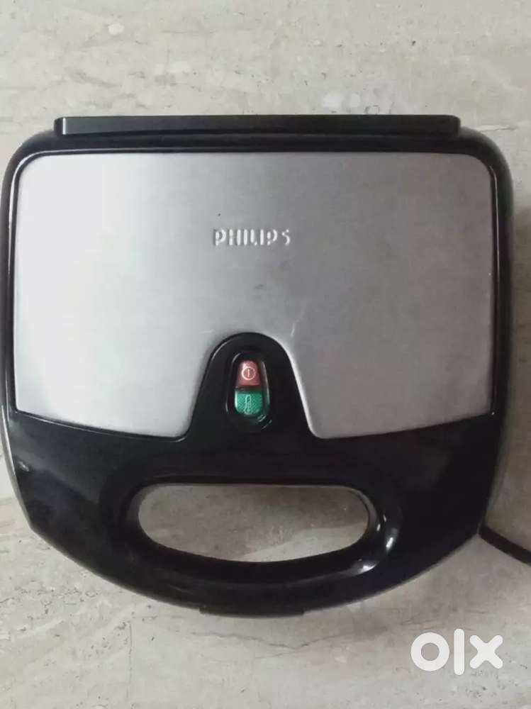 Philips 4 slice Sandwich Maker- almost new