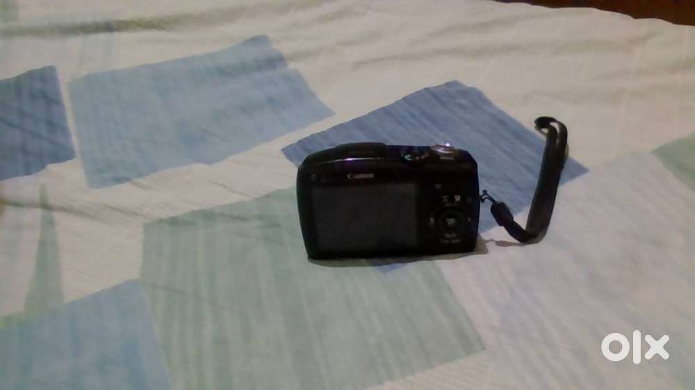 Selling Canon SX1101S Camera.