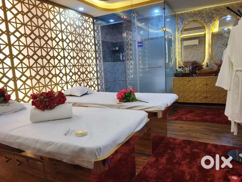 Female Therapist required for massage centre