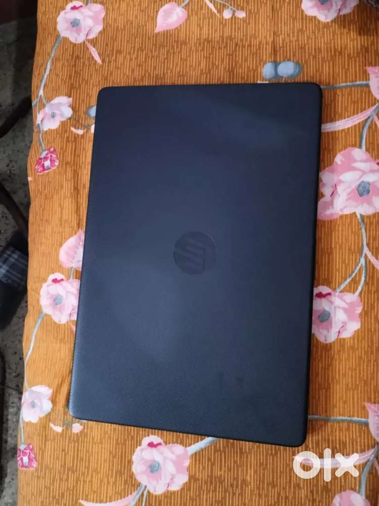SELLING LAPTOP