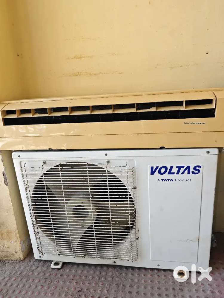 1ton Voltas non inverter ac with all accessories