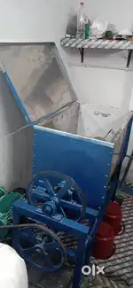 Automatic noodles making machine with conveyer