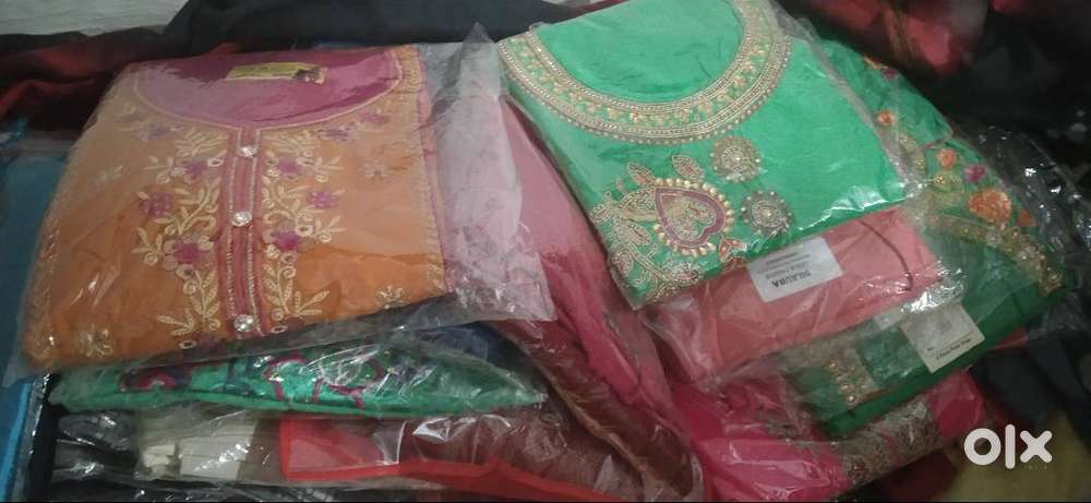 New Ladies suit with packing