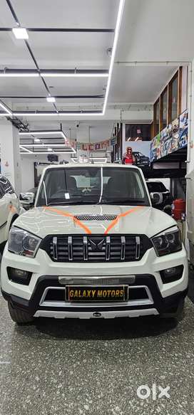Mahindra Scorpio S10, 2015, Diesel