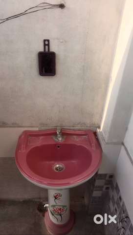 seperate 2 room set with kitchen and 1 bathroom,