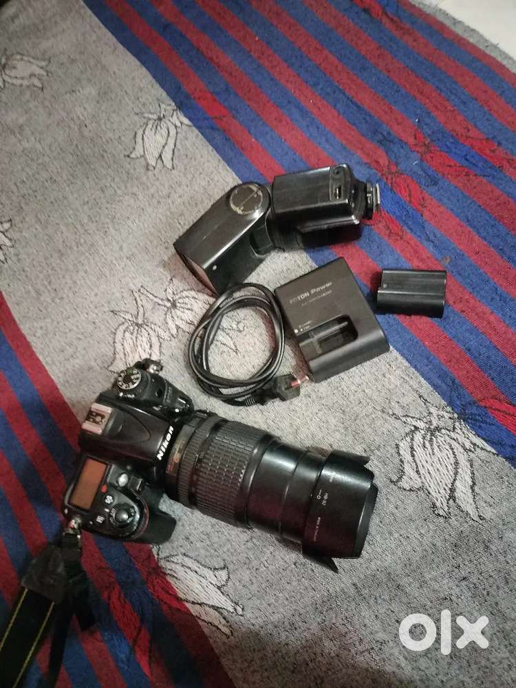 Nikon 7000 DSLR Camera