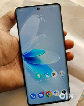 Vivo v27 8/128 (both cameras 50 50 megapixel)