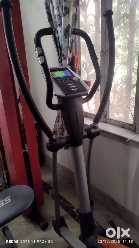 Cross trainer