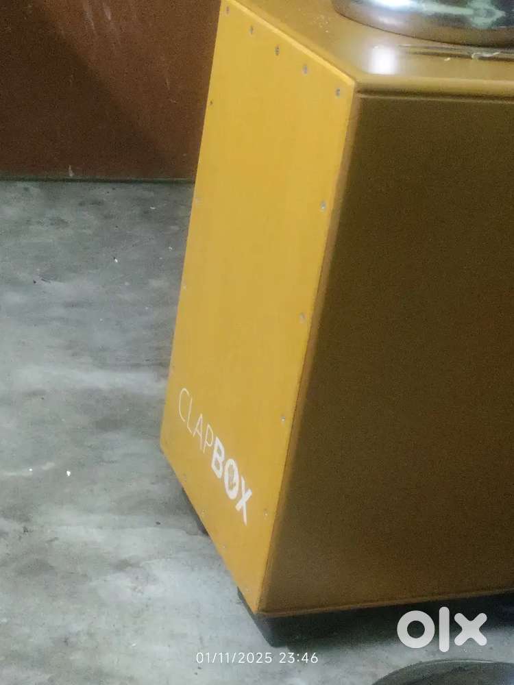 Clap box cajon adjustable brandnew condition