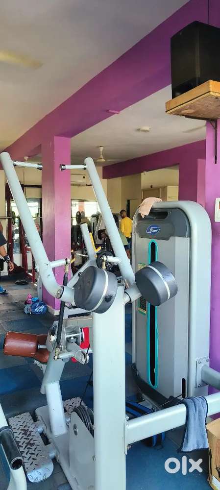 Lat pulldown/ incline bench press/ peckfly