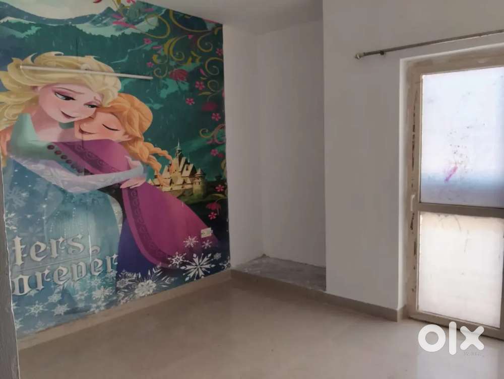 BPTP ELITE FLOORS SECTOR 84, 3BHK SEMI FURNISHED WITH PRIME LOCATION.