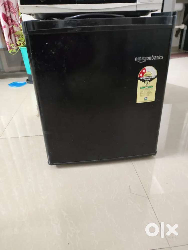 Amazon basics mini refrigerator