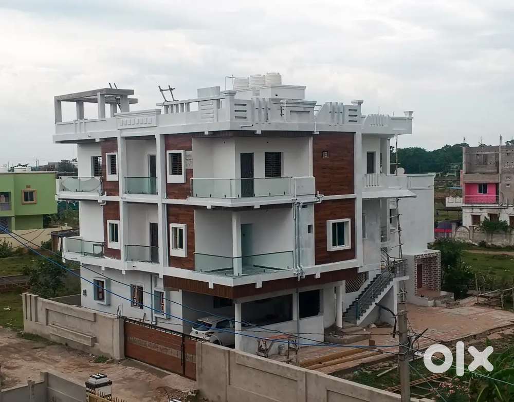 Premium 3 flat available,one 3 bhk & two' 2bhk