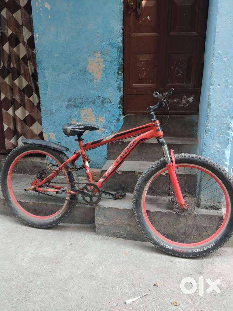 FIRE CATHER KI CYCLE HAIN..ISKO KHARIDE HUYE ABHI 6 MONTH HI HUYE HAI.
