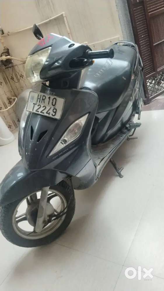 Tvs wego scooty nd hero hf delax bike