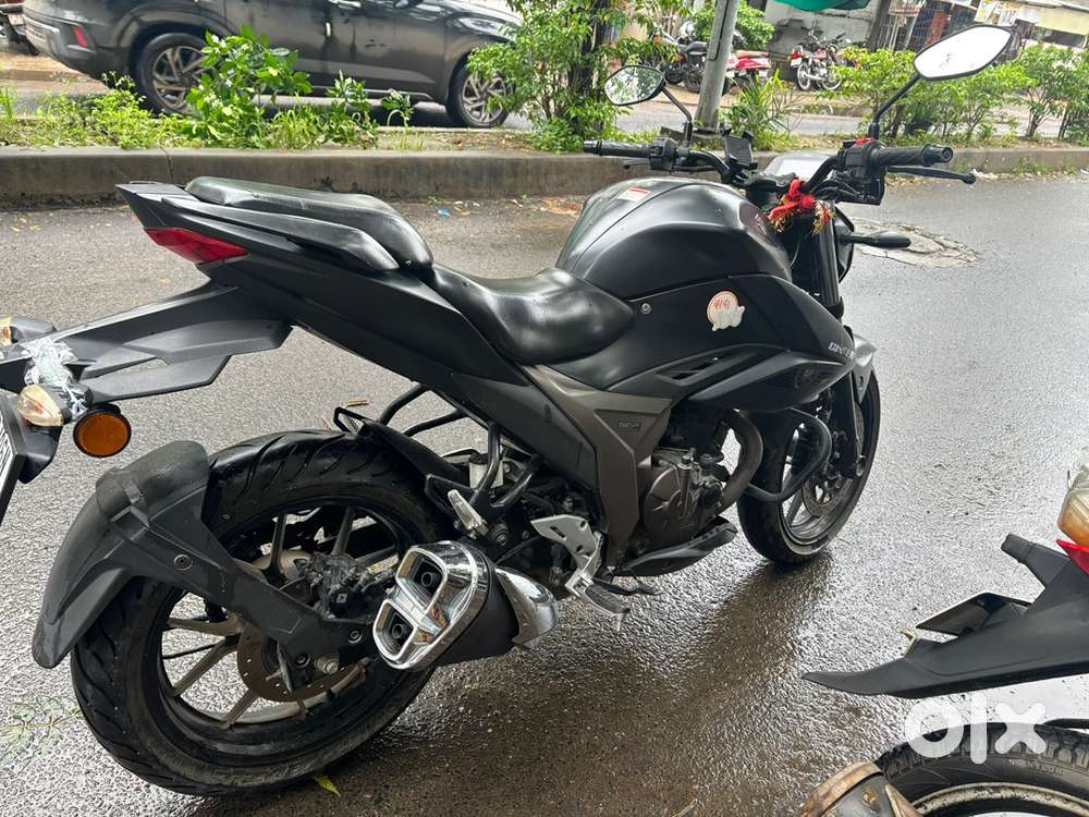 Tiptop condition, insurance active, black colour
